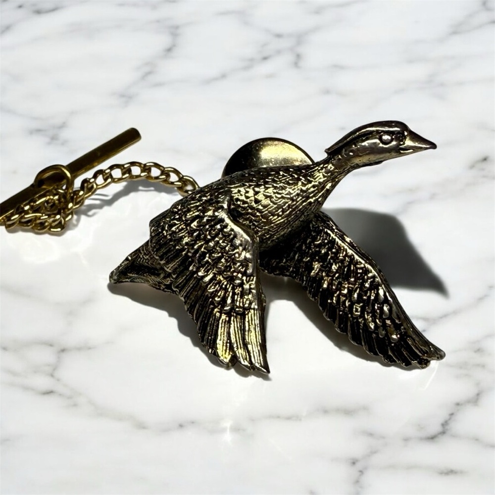Vintage Flying Duck Tie Tack Pin - Gold
Tone with Chain